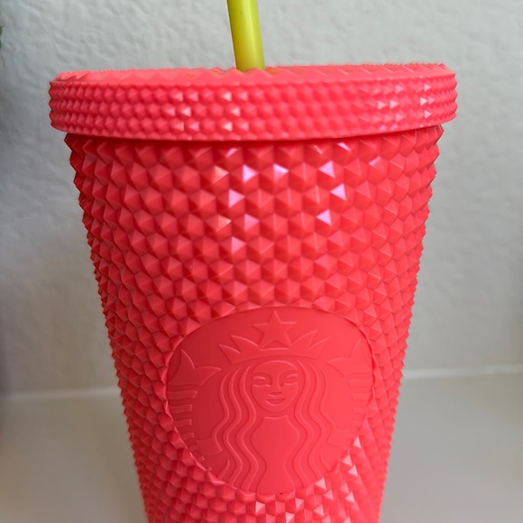 ❗️STARBUCKS DRAGON FRUIT PINK STUDDED BLING HOLIDAY STRAW TUMBLER COLD CUP - Picture 2 of 8